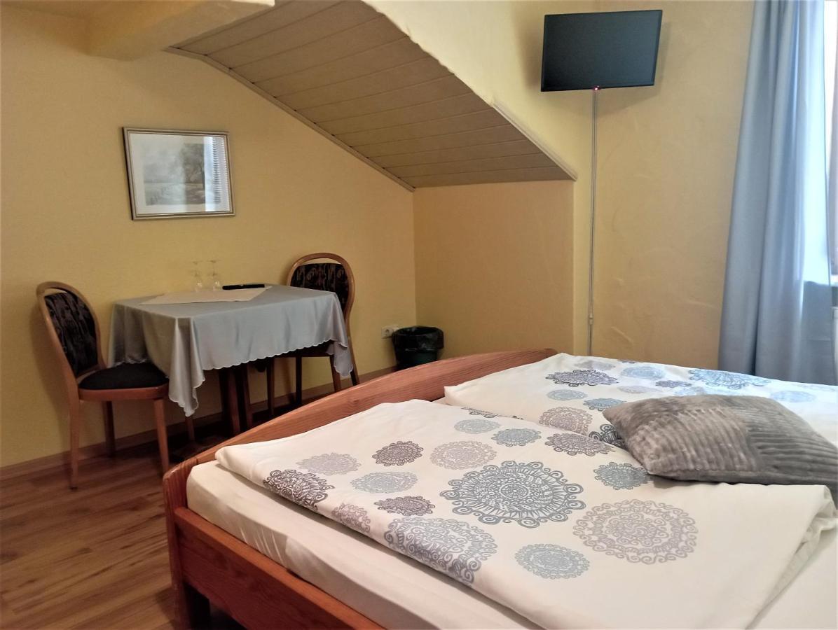 Hotel-Restaurant-Krone Bad Bruckenau Bagian luar foto